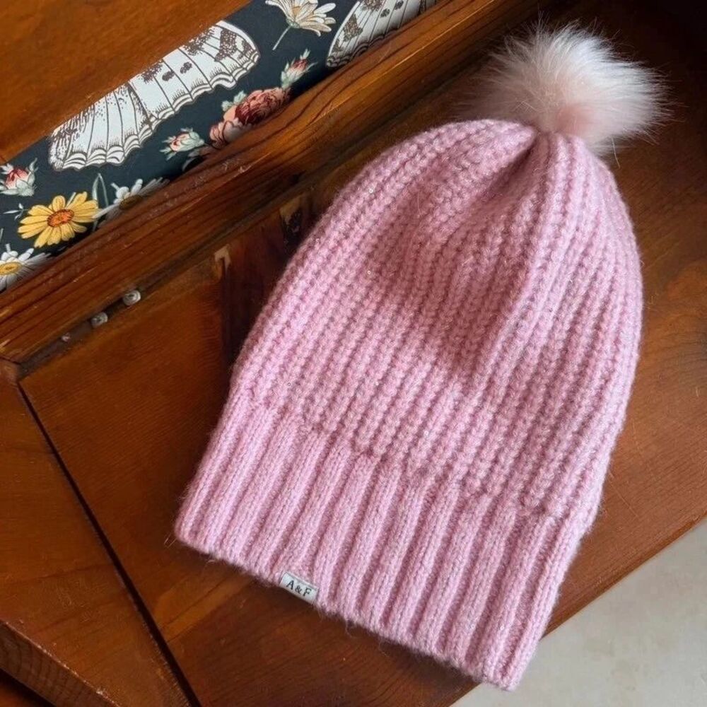 NWOT Abercrombie Girl’s Pink Knit Beanie